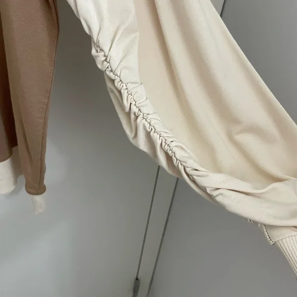 NWOT Studio Park ruched-sleeve sweatshirt - Picture 2 of 10